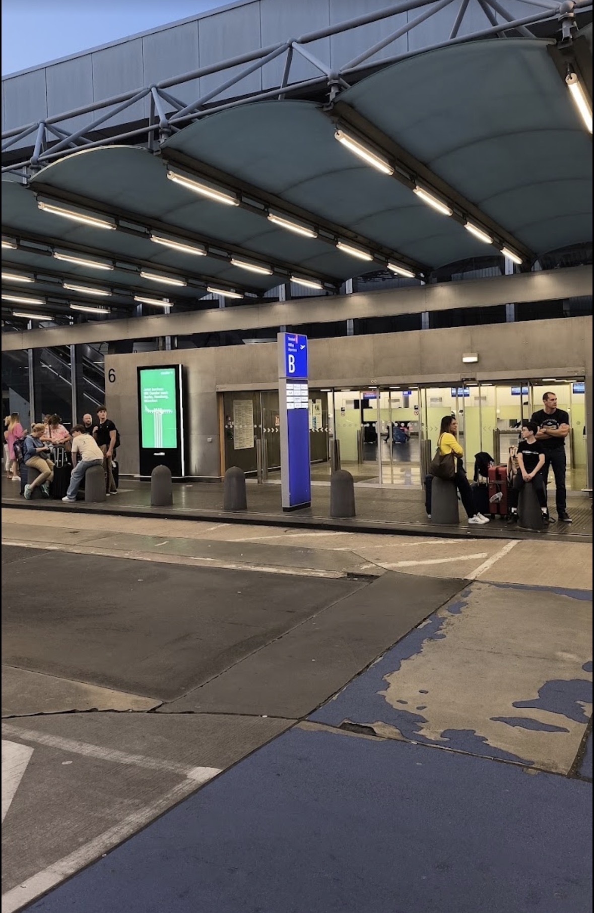 Terminal 1 Abflug B6